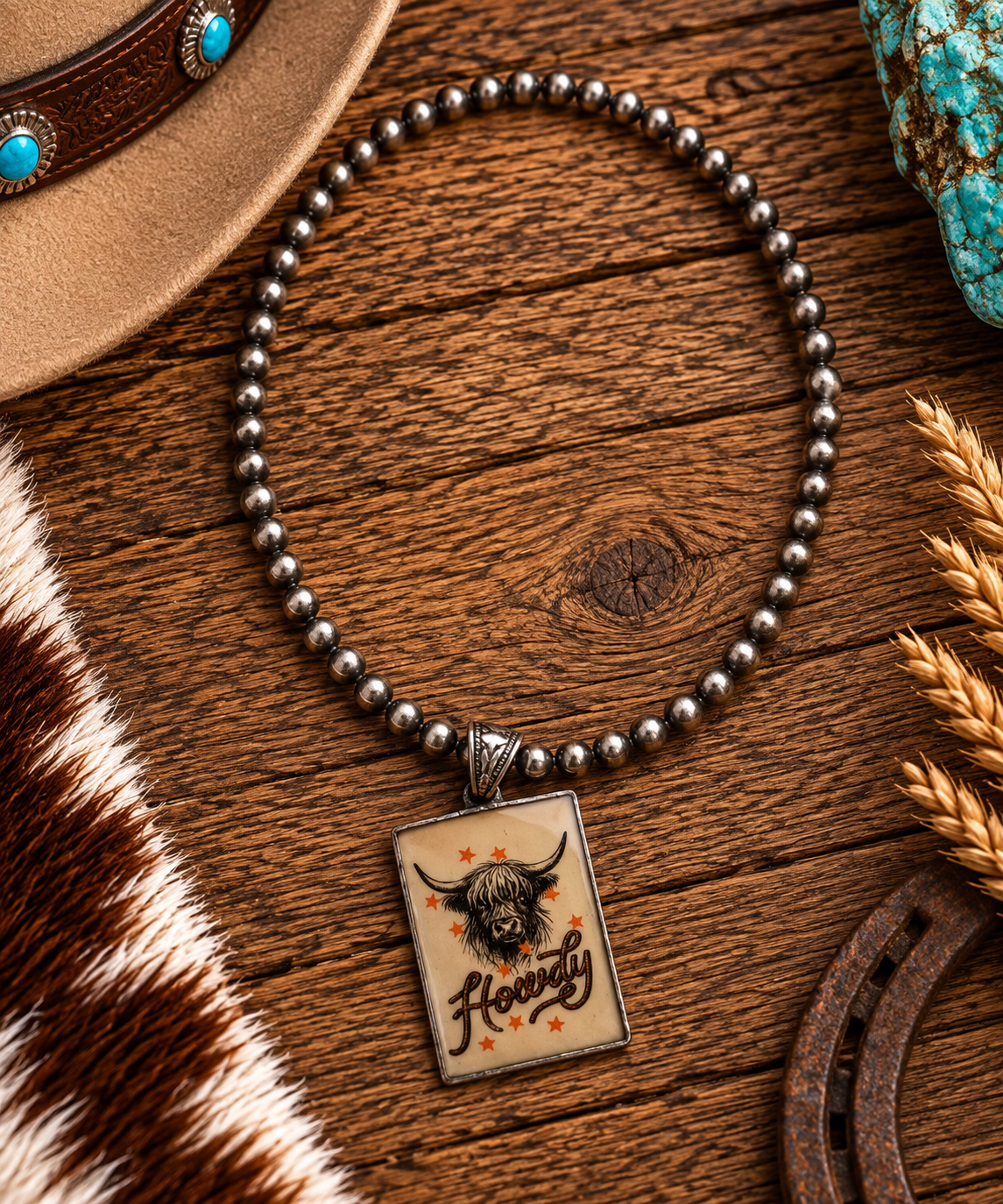Howdy pendant necklace