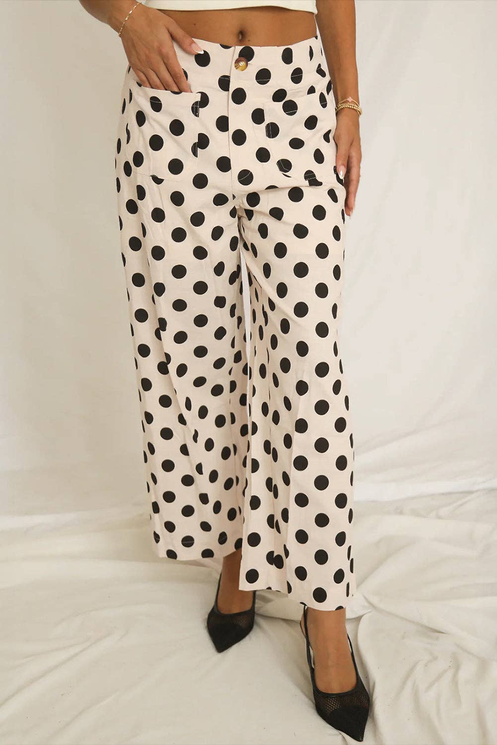 White Polka Dot Print Patched Pocket Loose Pants: White / 100%Polyester